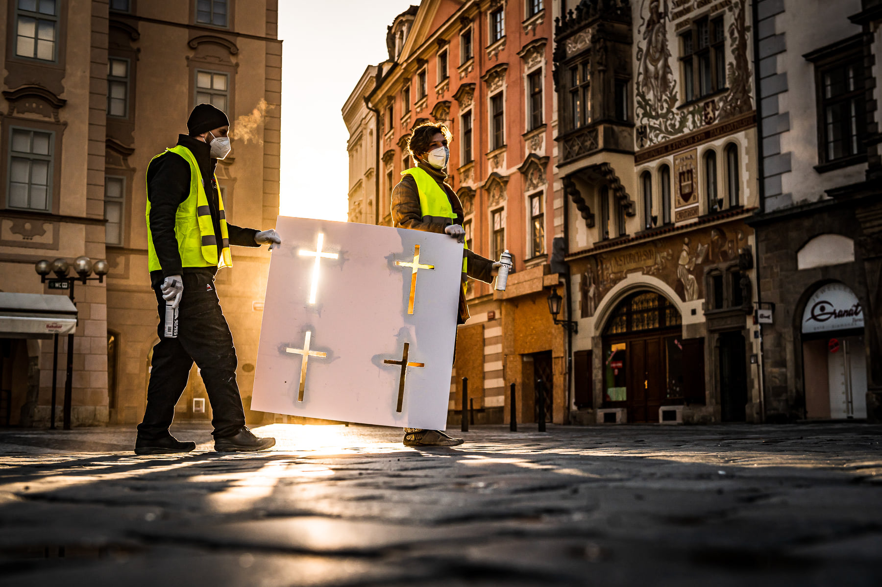 Napsali o nás: Nejzajímavější reportáže o křížích na Staroměstském náměstí