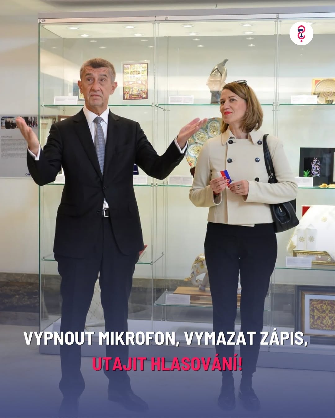 Vypnout mikrofon. Vymazat zápis. A utajit hlasování
