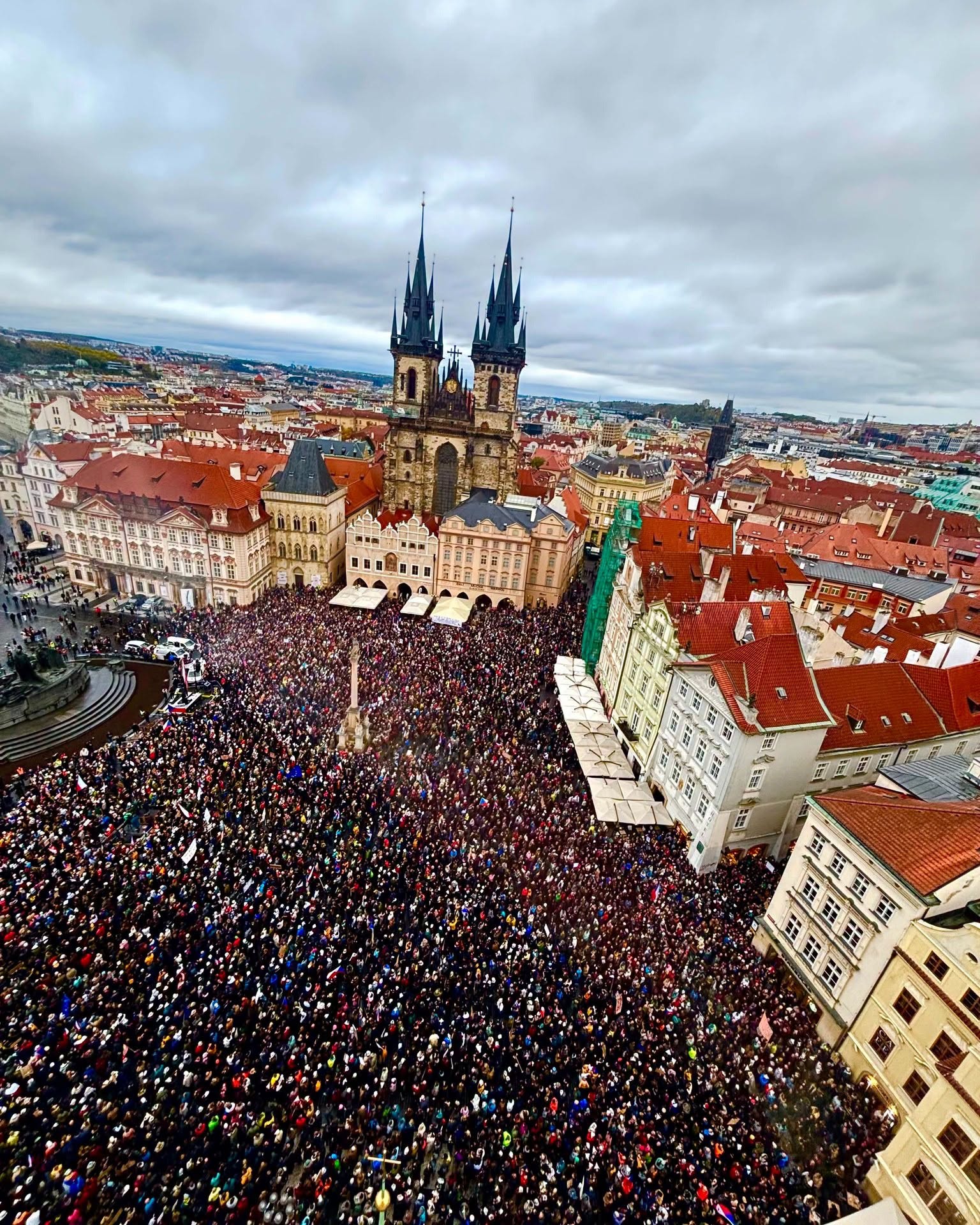 Plný Staromák! Média veřejné služby, jsme s Vámi!